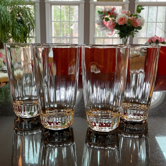 Drinking Glasses - Nice, Clear Glasses. Set of 4 - Picture 1 of 8